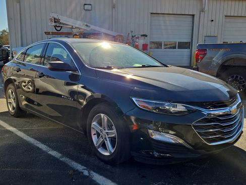 Used 2024 Chevrolet Malibu LS image 3