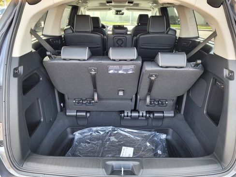New 2026 Honda Odyssey Touring image 10