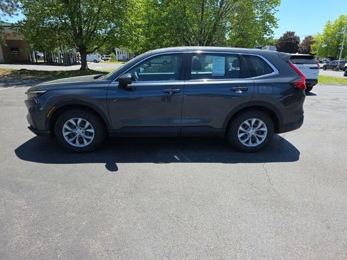 Used 2023 Honda CR-V LX image 4
