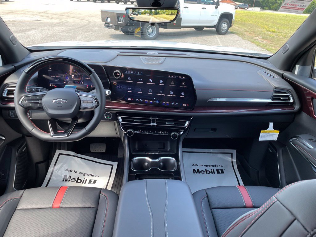 New 2026 Chevrolet Traverse RS w/ LPO, Floor Liner Package FWD image 29