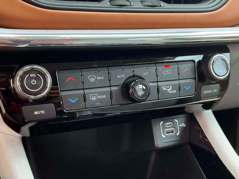 Certified 2022 Jeep Compass Limited w/ Elite Group image 31