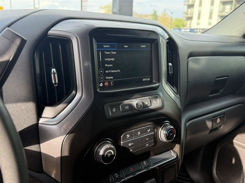 Used 2019 Chevrolet Silverado 1500 Custom Trail Boss AWD/4WD image 30