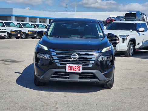 Used 2024 Nissan Rogue SV FWD image 2