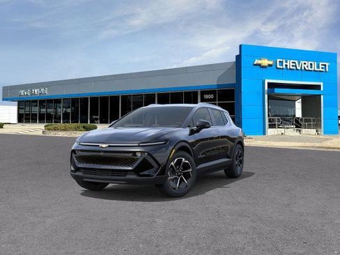 New 2026 Chevrolet Equinox EV LT image 8