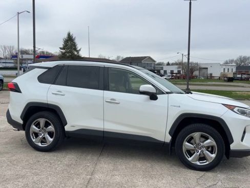 Used 2019 Toyota RAV4 Limited image 2