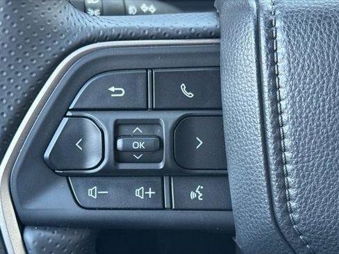 Certified 2025 Toyota 4Runner Trailhunter image 30