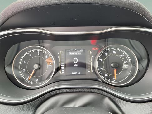 Used 2020 Jeep Cherokee Latitude Plus image 21