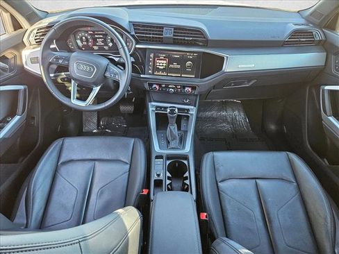 Used 2025 Audi Q3 2.0T Premium image 16