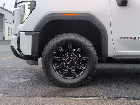 New 2026 GMC Sierra 2500 AT4 w/ AT4 Premium Plus Package AWD/4WD image 16