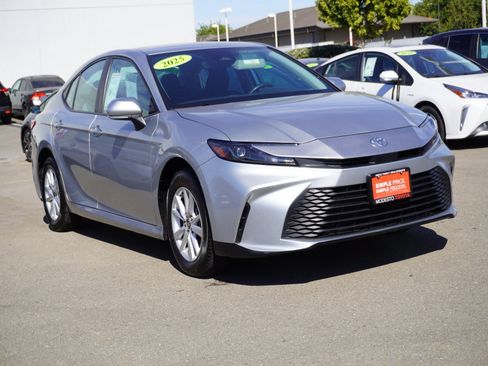 Used 2025 Toyota Camry LE w/ Convenience Package AWD/4WD image 1
