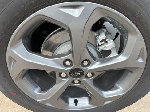 Used 2025 Ford Escape ST-Line w/ Equipment Group 301A image 4