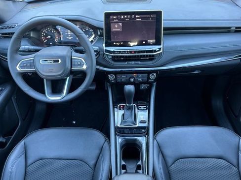 New 2026 Jeep Compass Latitude image 13