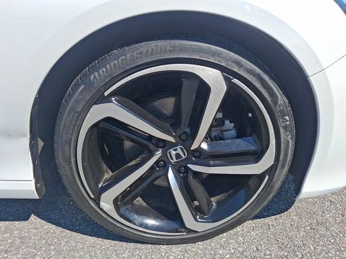 Used 2018 Honda Accord Sport image 8
