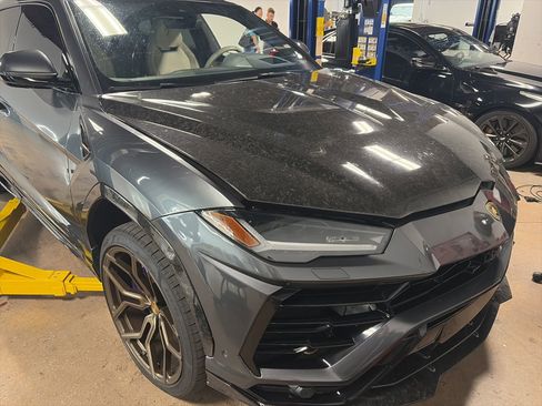 Used 2019 Lamborghini Urus AWD/4WD image 1