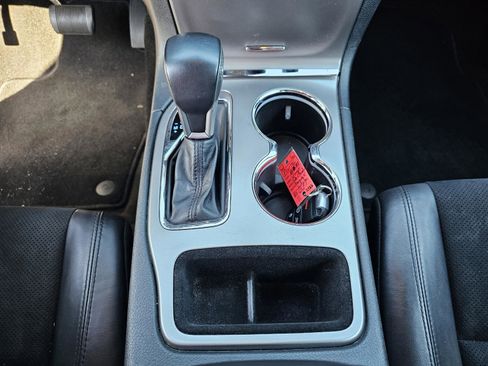 Used 2021 Jeep Grand Cherokee Laredo X image 23