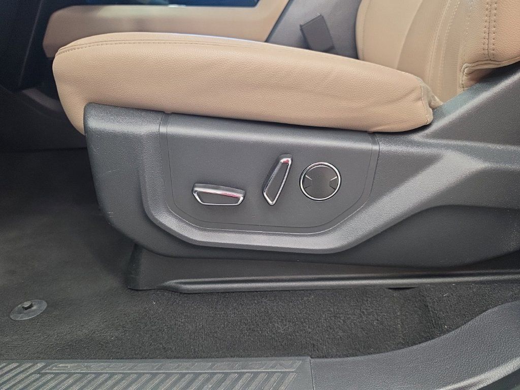 Used 2024 Ford Expedition Limited RWD image 33