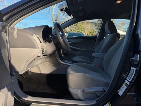 Used 2010 Toyota Corolla LE w/ All Weather Guard Pkg image 12
