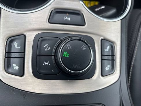 Certified 2024 GMC Terrain Denali AWD/4WD image 17
