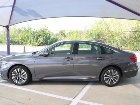 Used 2020 Honda Accord EX image 2