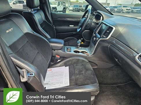 Used 2014 Jeep Grand Cherokee SRT8 w/ Luxury Group II AWD/4WD image 11