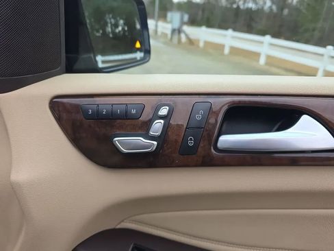 Used 2017 Mercedes-Benz GLS 450 4MATIC image 53