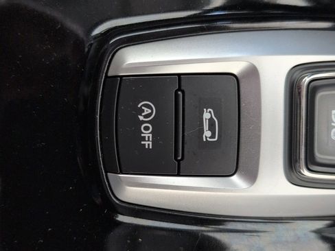 Used 2018 Honda Pilot Elite image 32