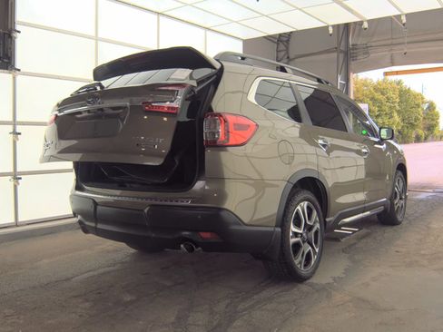 Used 2023 Subaru Ascent Touring AWD/4WD image 5
