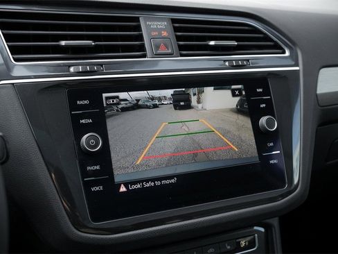 Used 2021 Volkswagen Tiguan SEL image 16