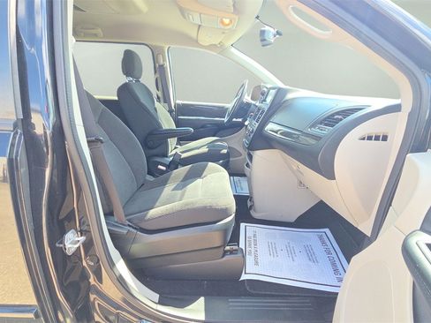 Used 2017 Dodge Grand Caravan SE w/ Power Window Group image 13