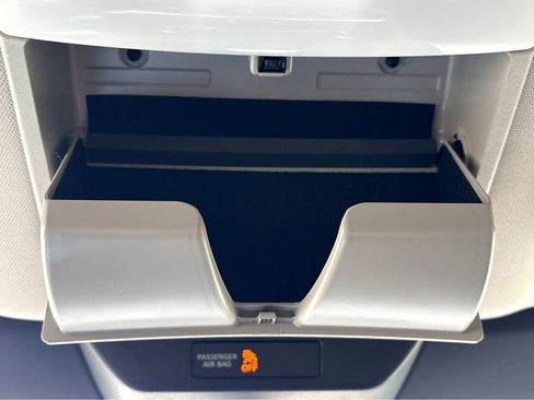 Certified 2024 Nissan Pathfinder SV image 33