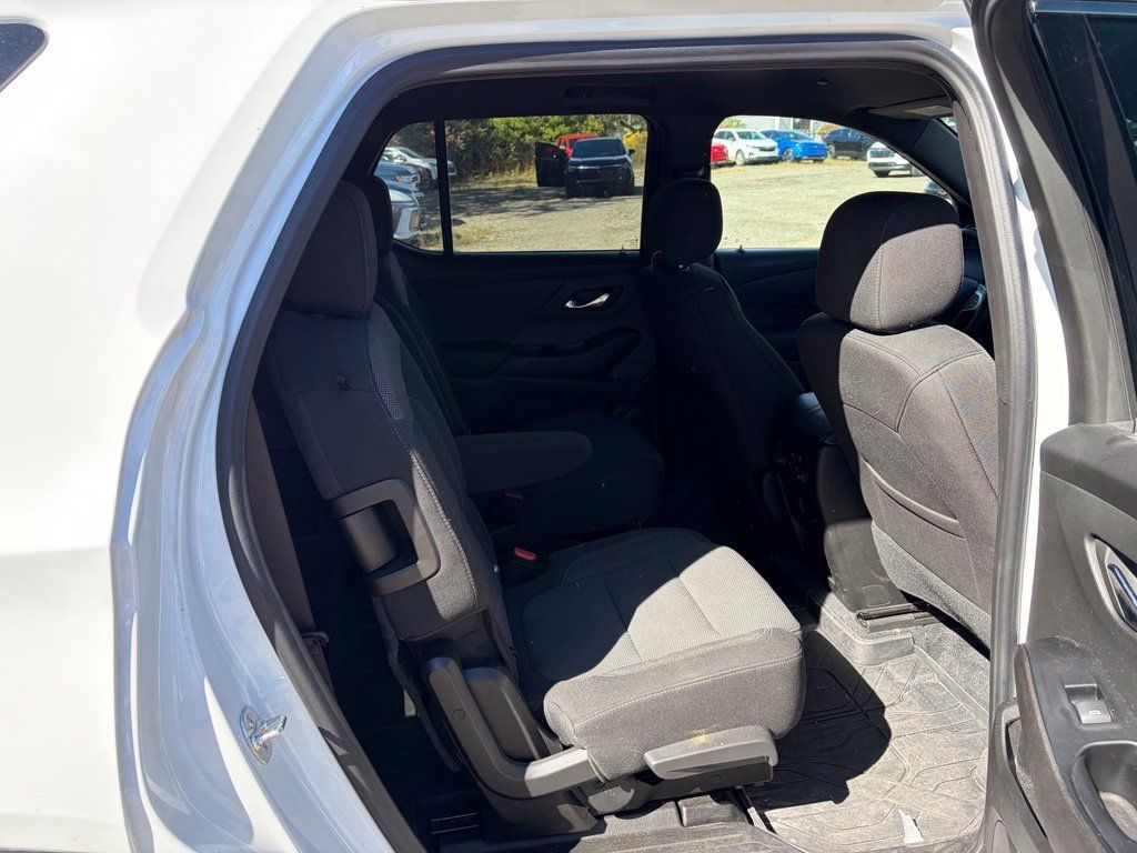 Used 2023 Chevrolet Traverse LT FWD image 10