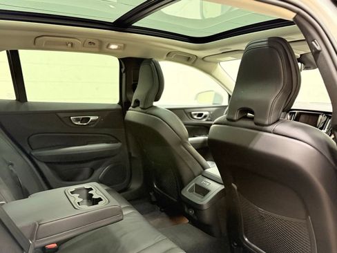 Used 2025 Volvo V60 B5 Cross Country Plus image 45