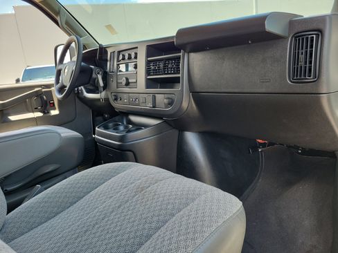 Used 2025 Chevrolet Express 3500 LT w/ LT Preferred Equipment Group RWD image 15