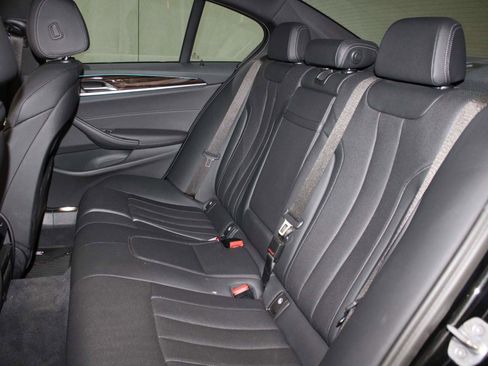 Used 2021 BMW 530e 530e w/ M Sport Package image 17