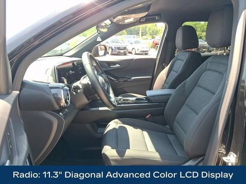 Used 2025 Chevrolet Equinox LT AWD/4WD image 2
