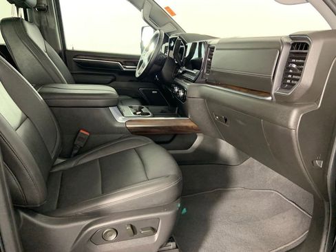 Used 2024 GMC Sierra 3500 SLT w/ SLT Convenience Package image 16