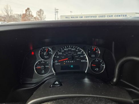 Used 2024 Chevrolet Express 2500 Work Van w/ Driver Convenience Package image 18