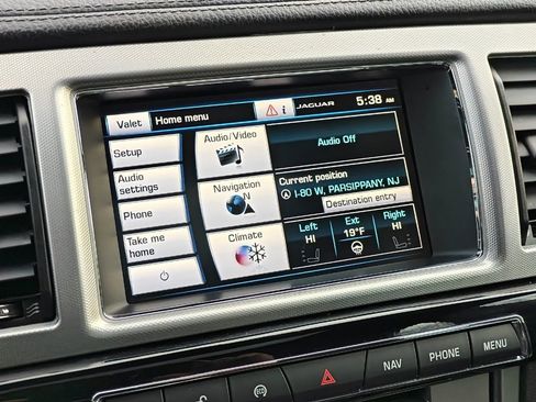 Used 2015 Jaguar XF Portfolio image 22