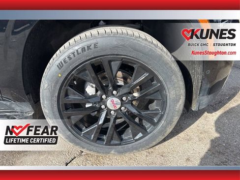 Used 2025 GMC Yukon XL Denali image 15