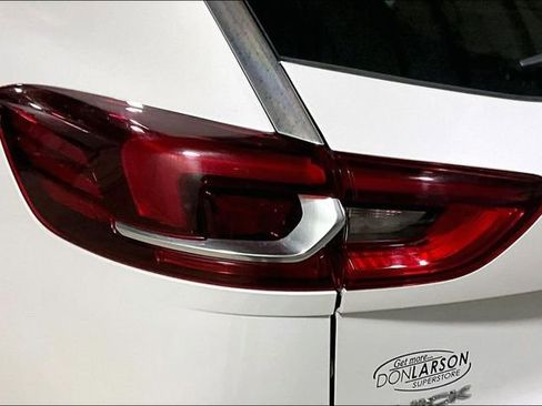 Used 2018 Buick Regal Essence w/ Driver Confidence Package #1 image 8