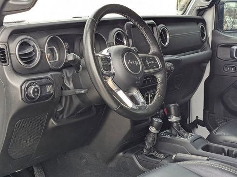 Used 2023 Jeep Gladiator Overland w/ Popular Equipment Package image 10