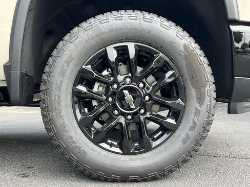 New 2026 Chevrolet Silverado 2500 Custom w/ Custom Value Package AWD/4WD image 14