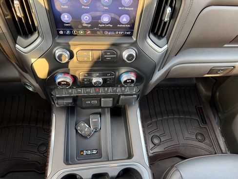 Used 2020 GMC Sierra 2500 Denali w/ Denali Ultimate Package AWD/4WD image 6