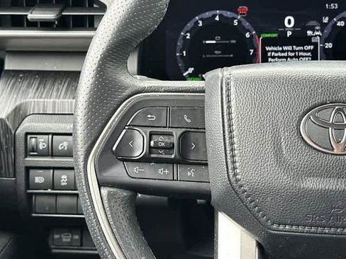 Used 2025 Toyota 4Runner 4WD image 9