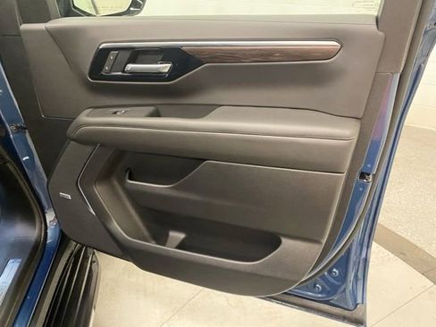New 2026 Chevrolet Suburban LT w/ Comfort Package AWD/4WD image 27
