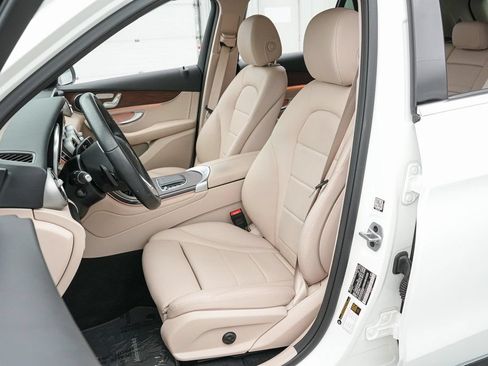 Used 2022 Mercedes-Benz GLC 300 4MATIC image 15