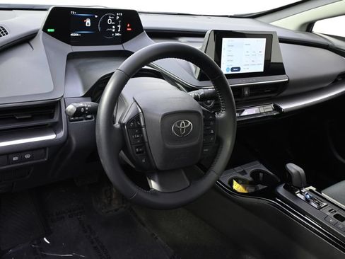 Used 2023 Toyota Prius LE FWD image 11