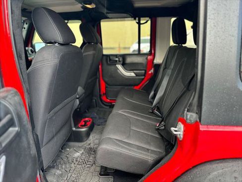 Used 2017 Jeep Wrangler Unlimited Rubicon w/ Connectivity Group AWD/4WD image 12
