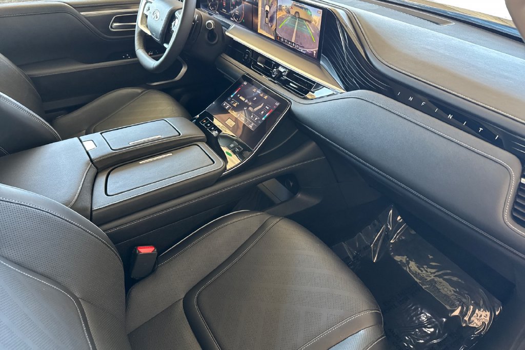 Certified 2025 INFINITI QX80 Luxe RWD image 14