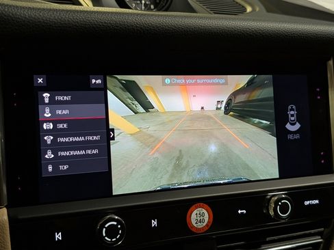 Certified 2025 Porsche Macan image 38